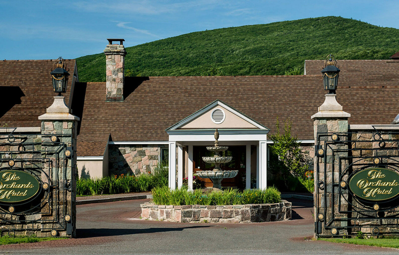 Orchards Hotel Williamstown Exterior photo